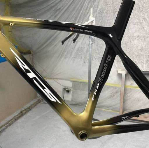 Pintar bicicleta en Pamplona con acabado profesional 1