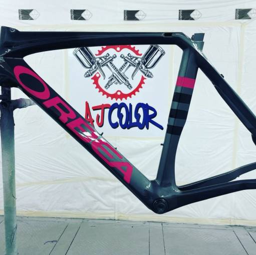 Pintar cuadro de bicicleta en Pamplona con acabado profesional 1